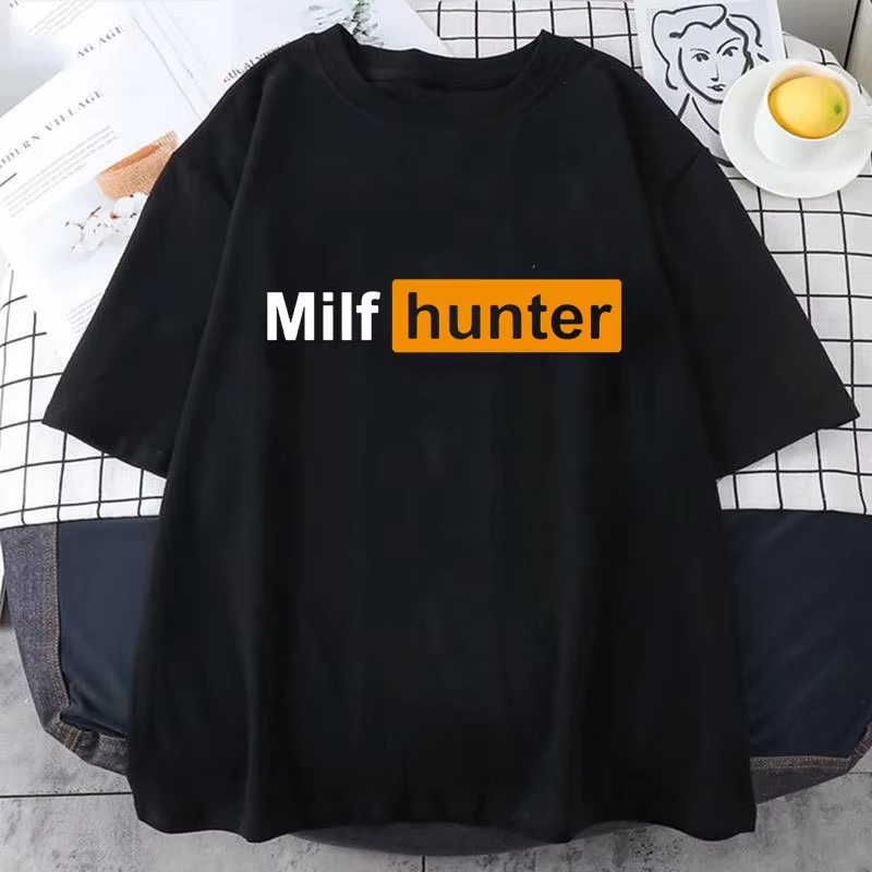 Chasseur de MILF | Drôle adulte Humor blague pour hommes qui aiment les Milfs T-Shirt