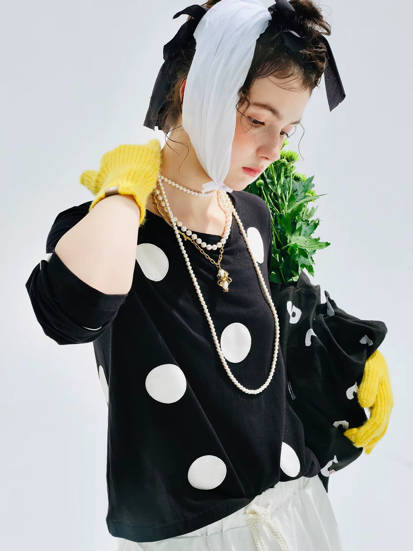 Haut noir à manches longues pour femmes avec grand t-shirt à la mode décontracté à pois blancs 255179
