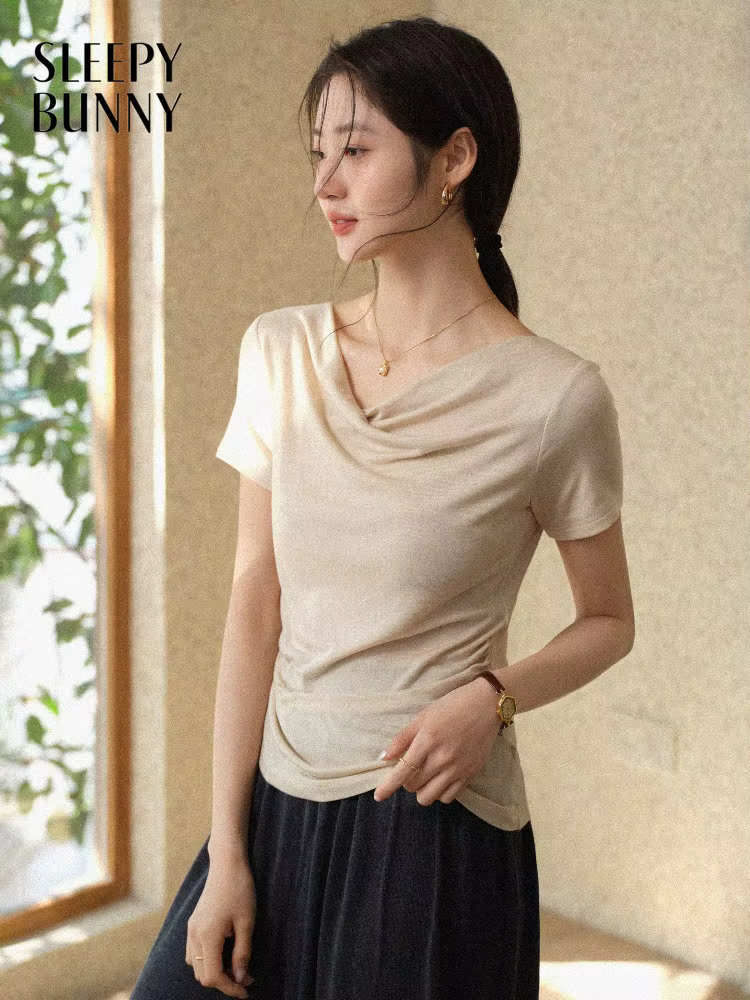 T-shirt drapé à col drapé pour femme