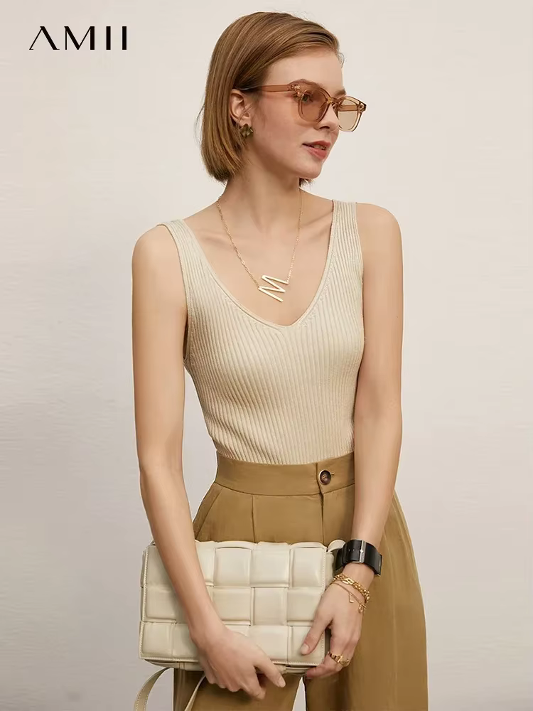 Amii-Camisole minimaliste à col en V pour femmes