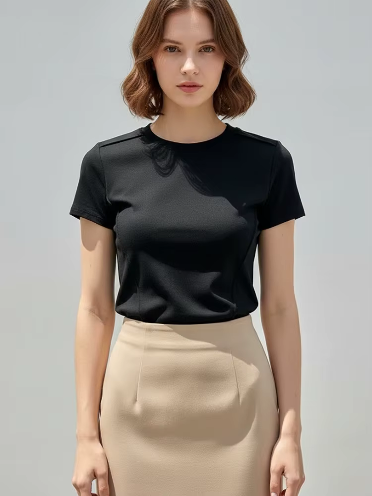 T-shirt blanc d'été 2026 pour femme