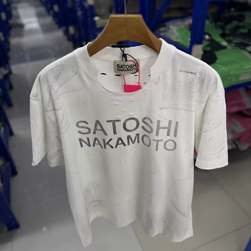 T-shirt unisexe en coton blanc délavé avec logo imprimé lettres classiques Satoshi Nakamoto