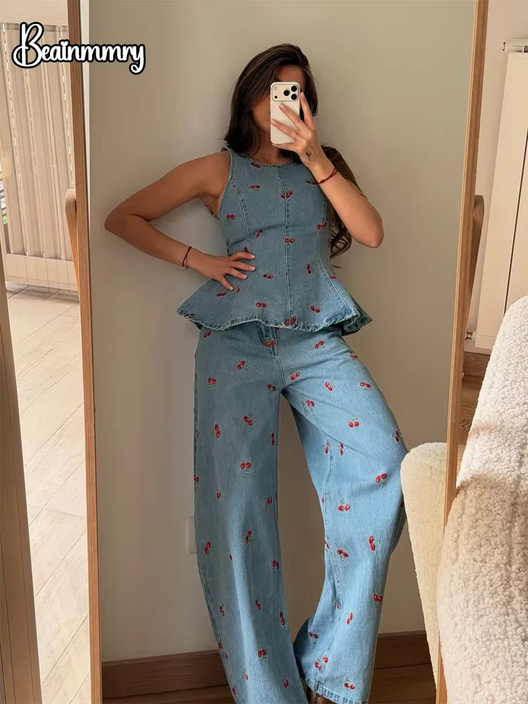 Ensemble deux pièces en jean imprimé sans manches pour femme : haut court élégant à col rond et pantalon long – Tenue de rue tendance 2026
