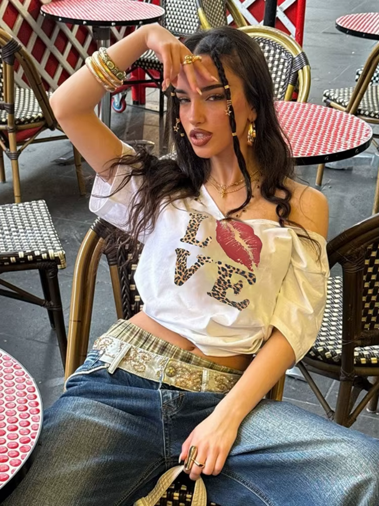 T-shirt surdimensionné à col incliné pour femmes