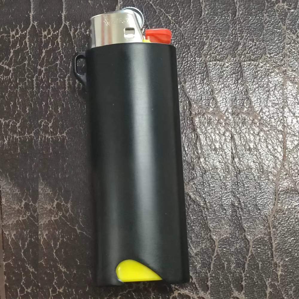 Étui en métal noir pour briquet BIC J6