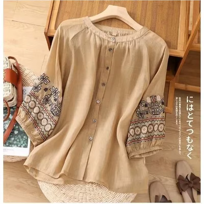 Chemise à col rond brodée en coton et lin pour femme