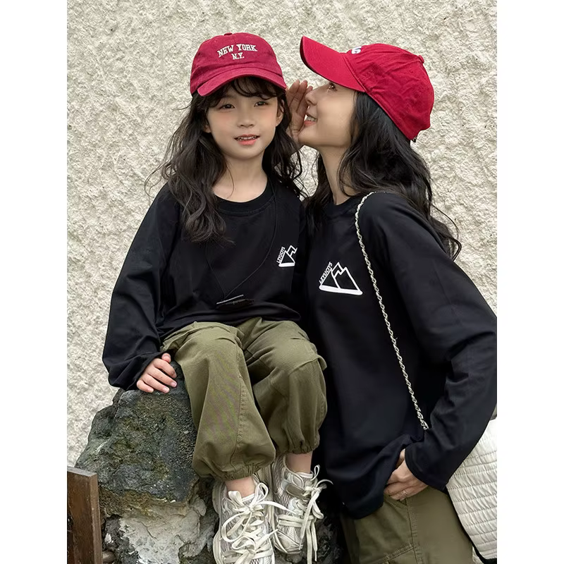 T-shirt noir pour la famille