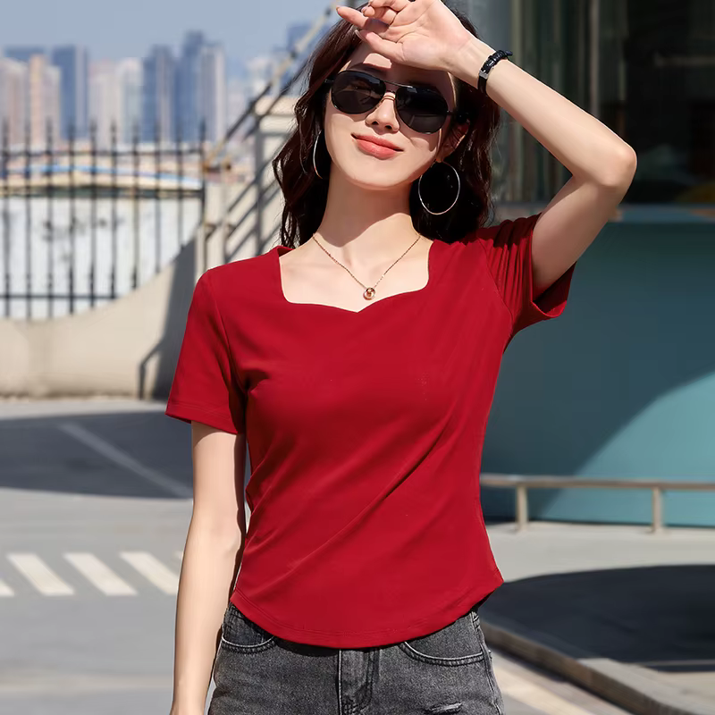 T-Shirt manches courtes col carré pour femmes