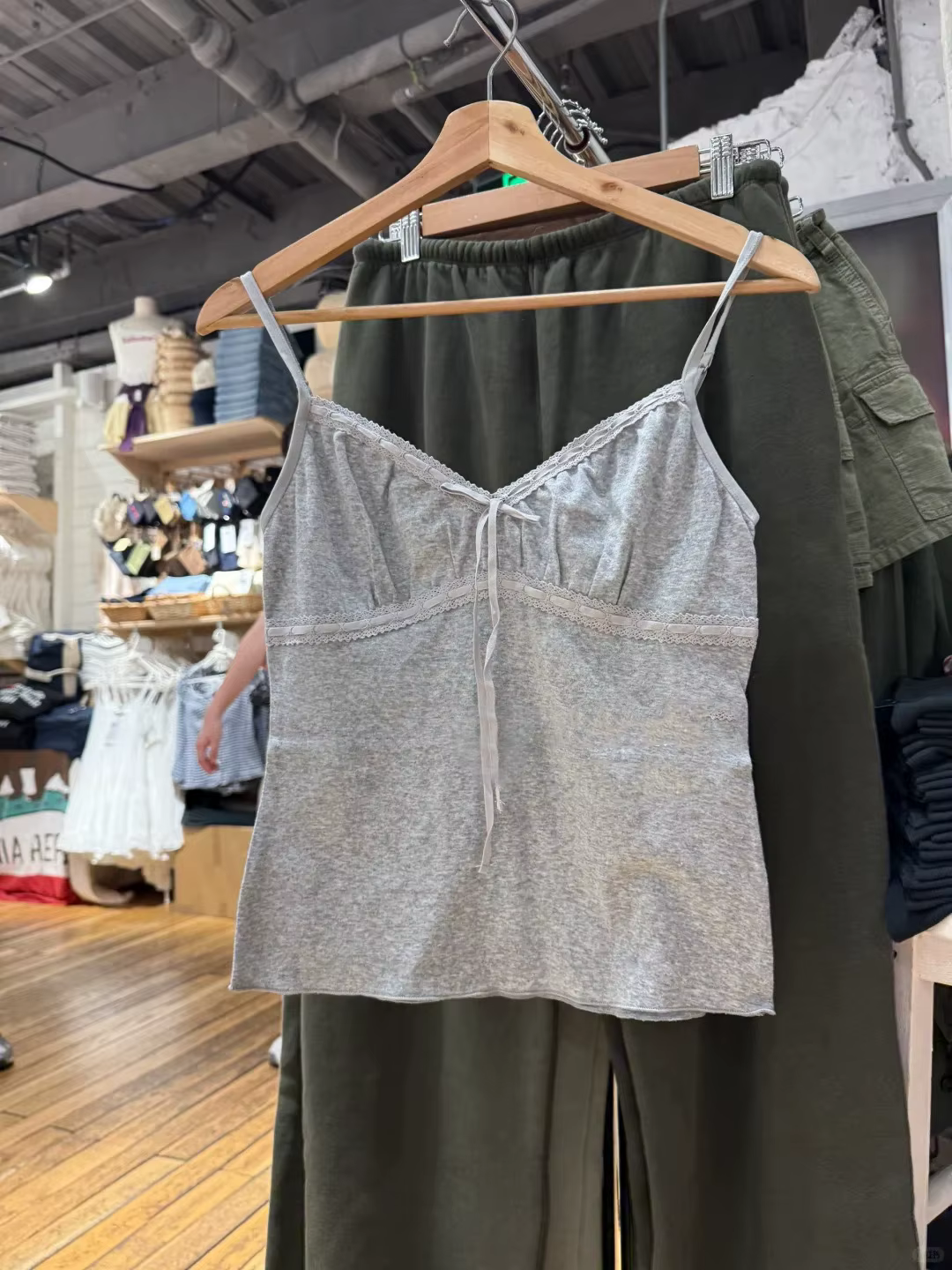 Débardeurs gris plissés à lacets et col en V pour femme – Style décontracté d'été en coton