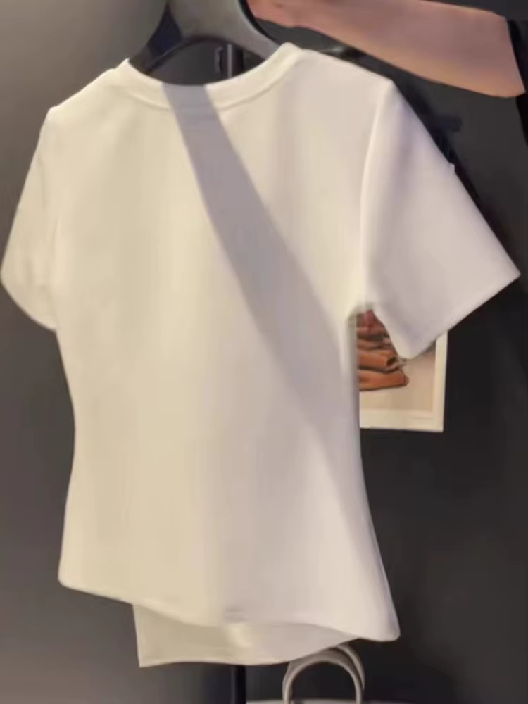 T-shirt blanc polyvalent pour femme