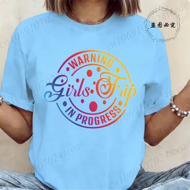 T-shirt « Avertissement : escapade entre filles en cours »