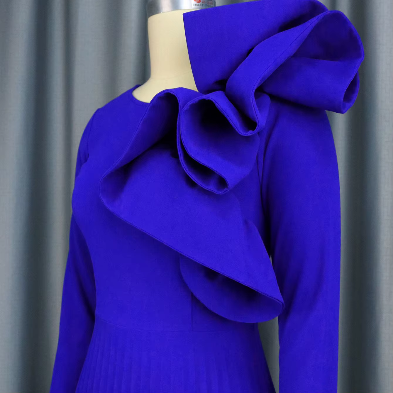 Robe longue plissée à manches longues et col rond pour femme, robe de soirée de luxe, volants, longueur rinçage, élégante, automne, hiver, nouveau, 2024