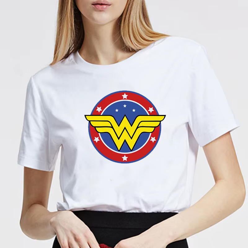 Wonder Female Smile Hero Mama Graphic T-shirt pour femme