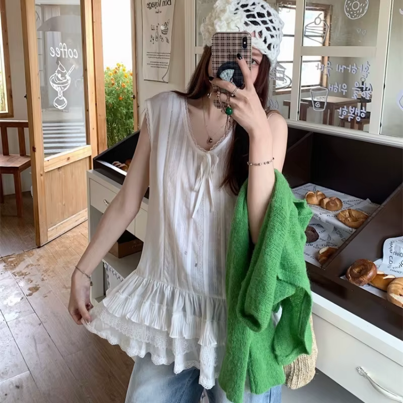 Débardeur blanc chic pour femme avec dentelle