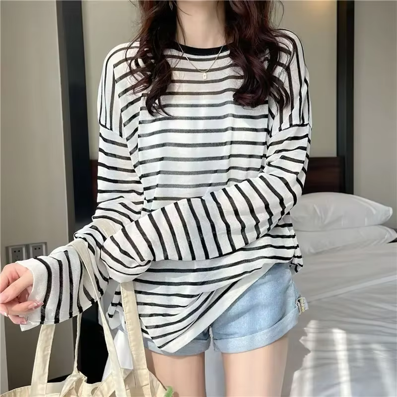 Nouveau 2025 doux crème solaire T-shirt femmes été mince coréen rayé à manches longues décontracté pull ample col rond hauts femme