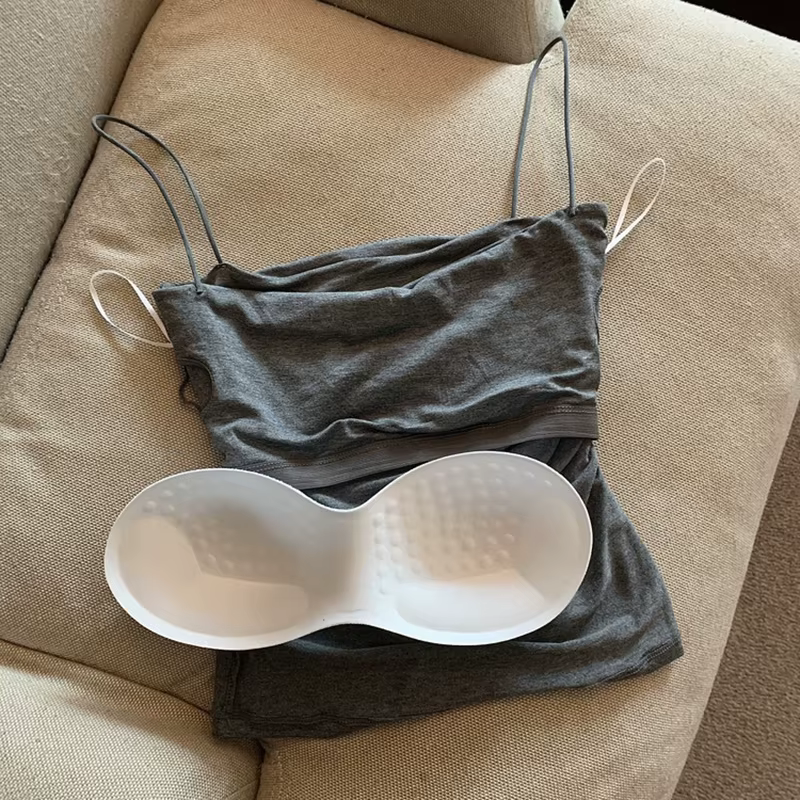 Haut court noir moulant à bretelles spaghetti pour femmes