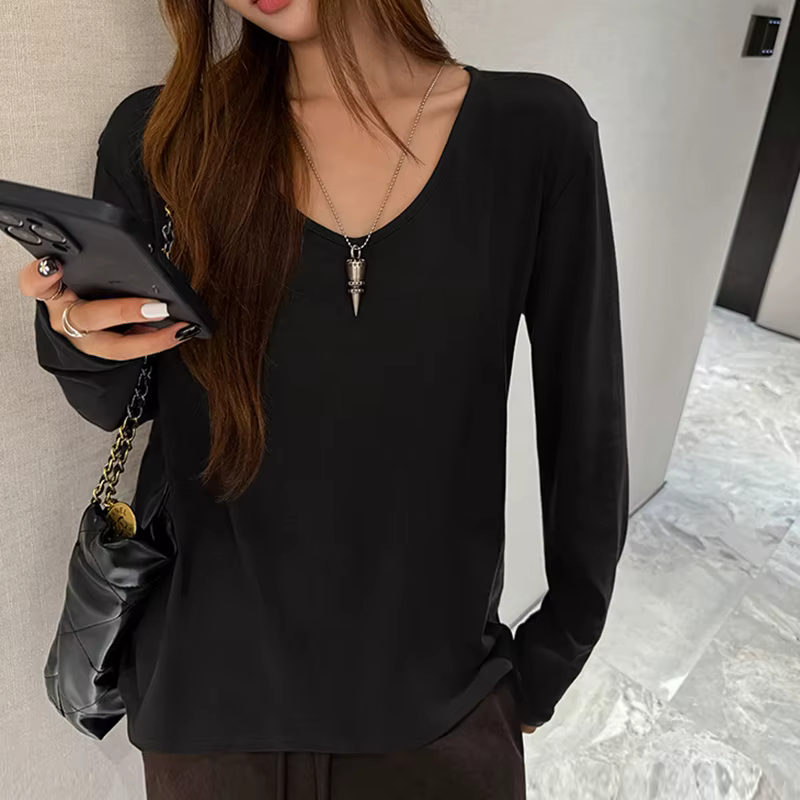 T-shirt gris à col en V et manches longues pour femme