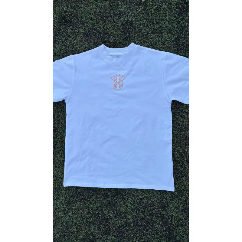 T-shirt blanc avec emblème étoile brodé