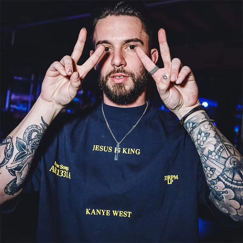 T-shirt Kanye West Jesus Is King