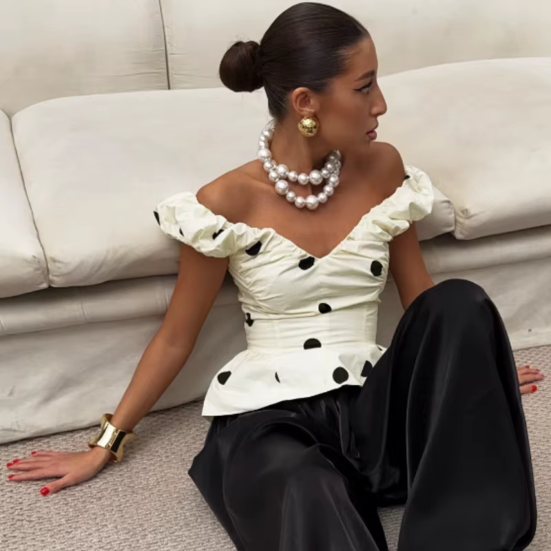 Débardeur Vintage à Pois Dos Nu Chic Urbain d'Été Coupe Slim Col Plongeant en V Décontracté à Volants Sans Manches Polyvalent Femme 2026