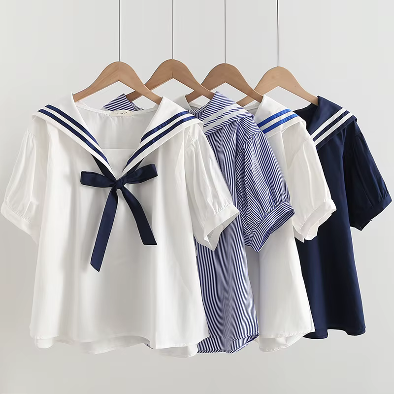 Pull bleu marine à manches courtes pour femmes