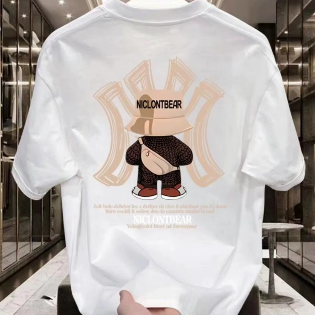 T-shirt graphique à motif d'ours