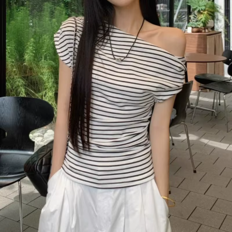Slim Fit rayé épaule inclinée T-Shirts femmes été Chic taille cintrée en plein air Bared coréen Sle coton haut décontracté