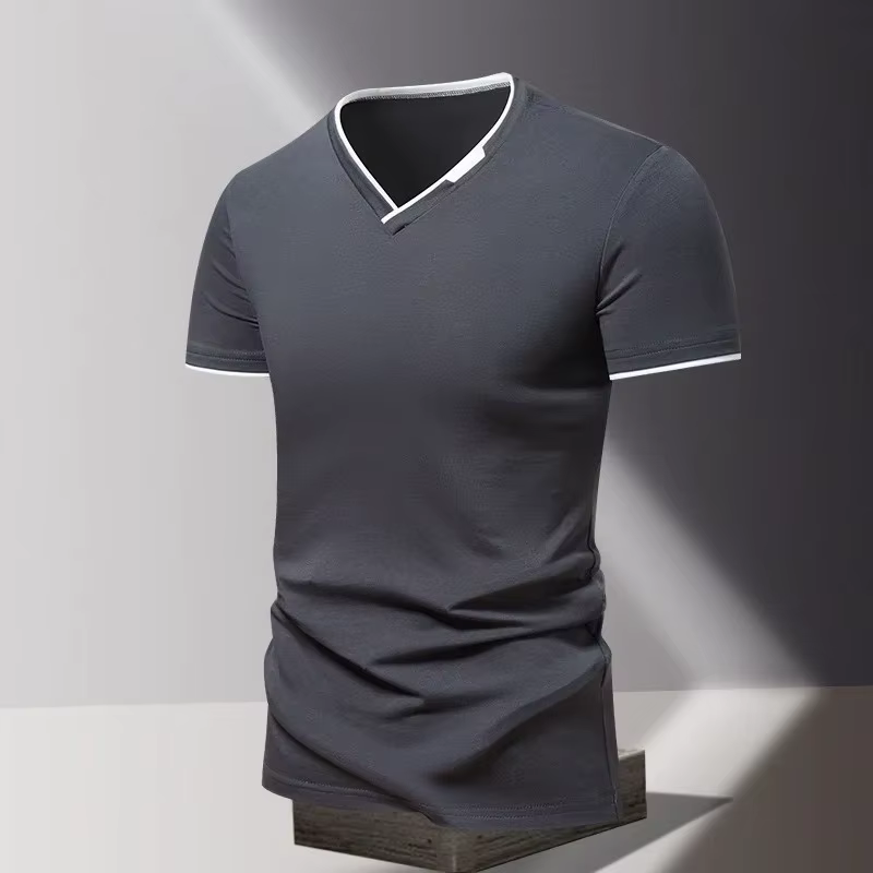 T-shirt à manches courtes et col en V pour homme