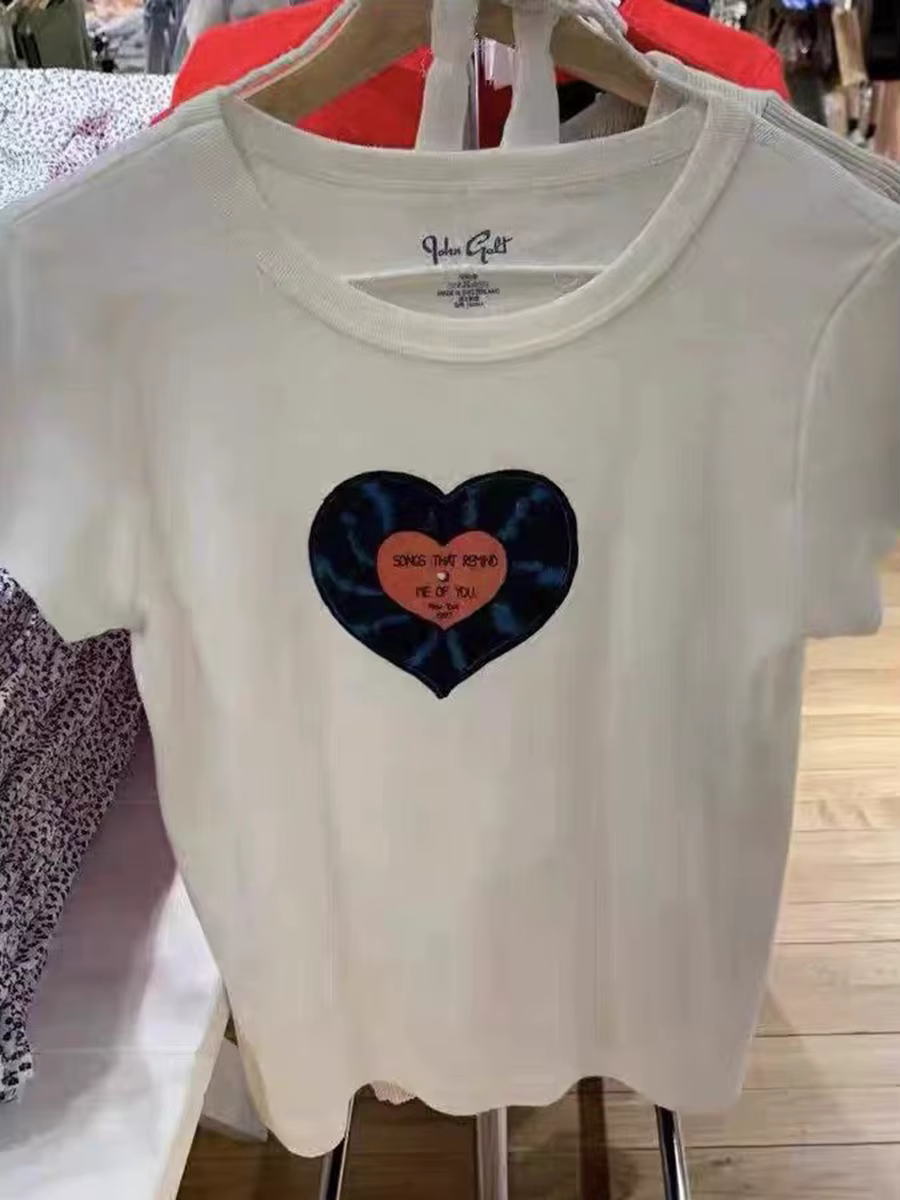T-shirt à manches courtes et col rond pour femme