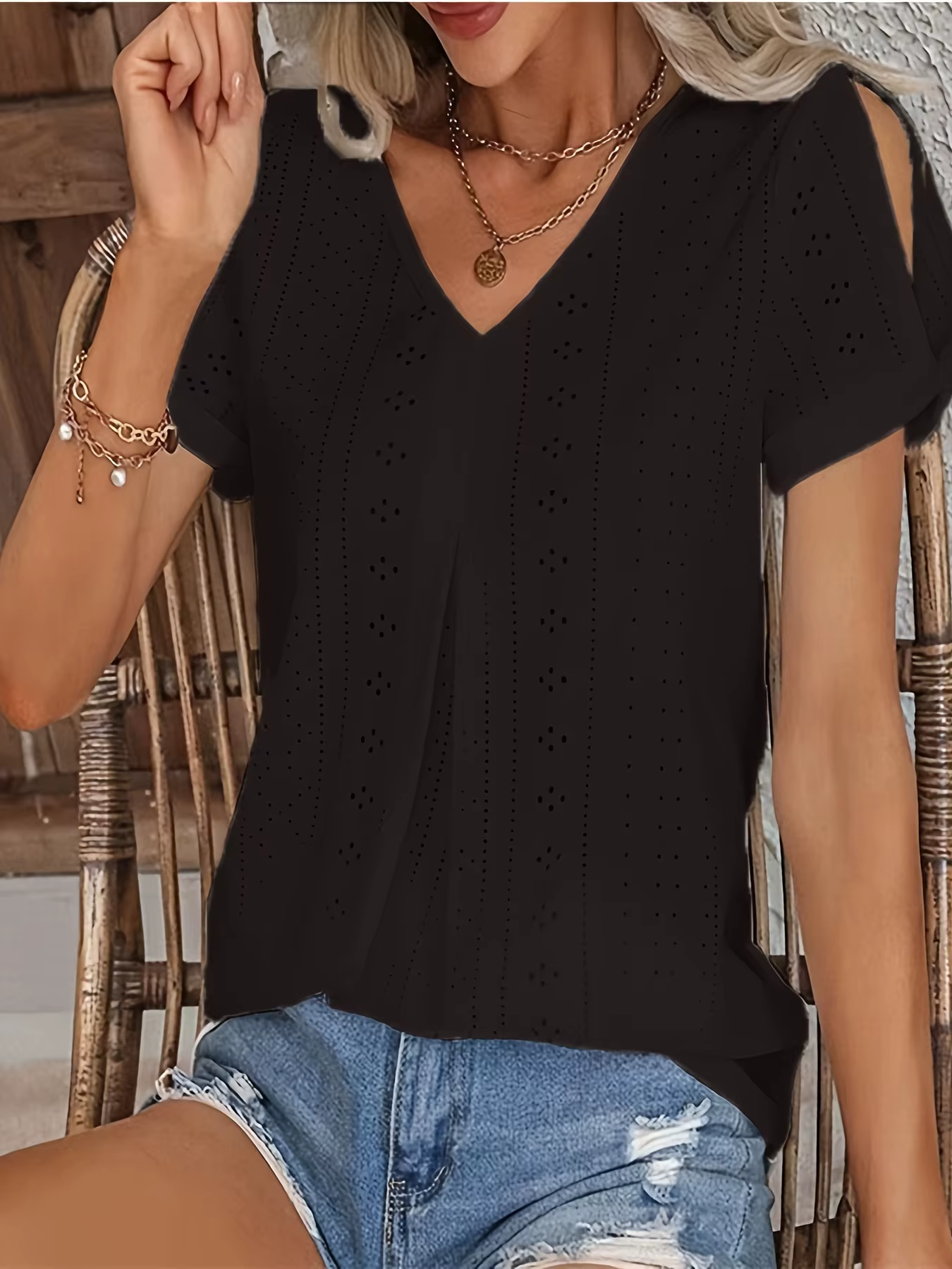 Nouveau 2025 femmes t-shirt été mode Blouses hauts grande taille décontracté couleurs unies évider col en v à manches courtes lâche blanc t-shirts