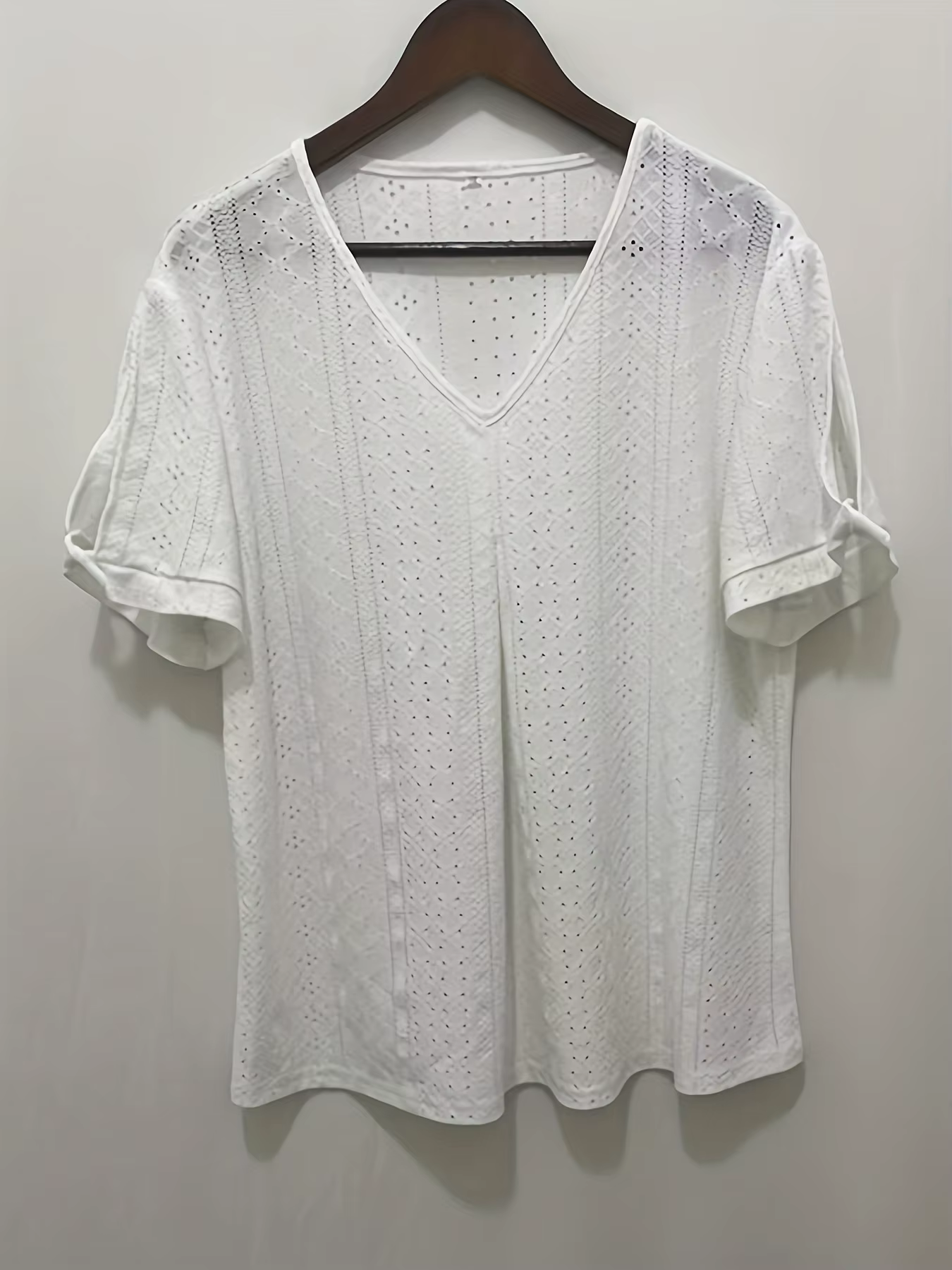 Nouveau 2025 femmes t-shirt été mode Blouses hauts grande taille décontracté couleurs unies évider col en v à manches courtes lâche blanc t-shirts