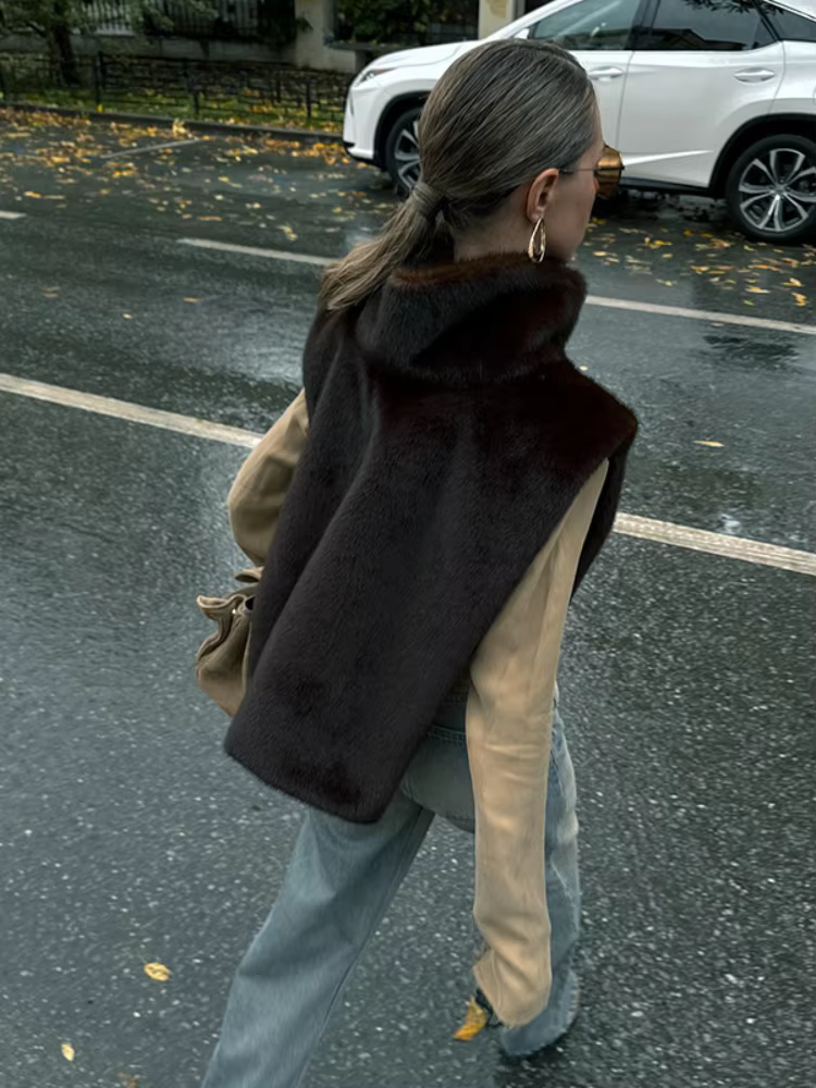 Gilets en fourrure à col roulé pour femmes