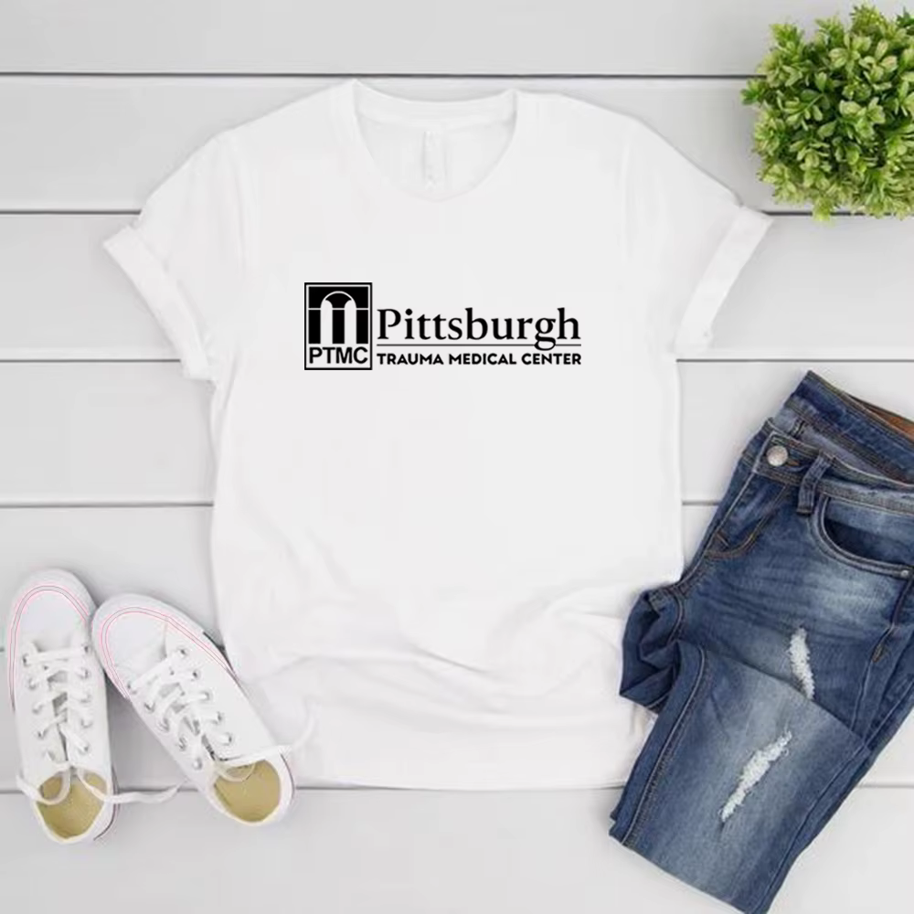 T-shirt unisexe à manches courtes avec image du centre médical de traumatologie de Pittsburgh