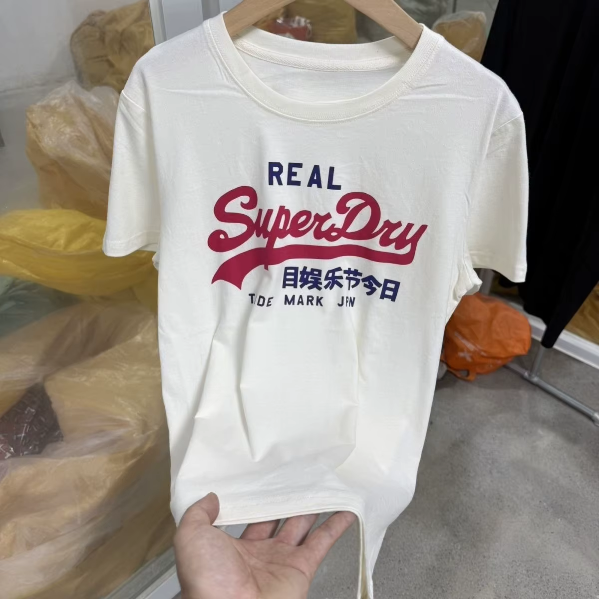 Superdry Real Vintage Logo T-shirt blanc cassé en coton à col rond et manches courtes pour homme