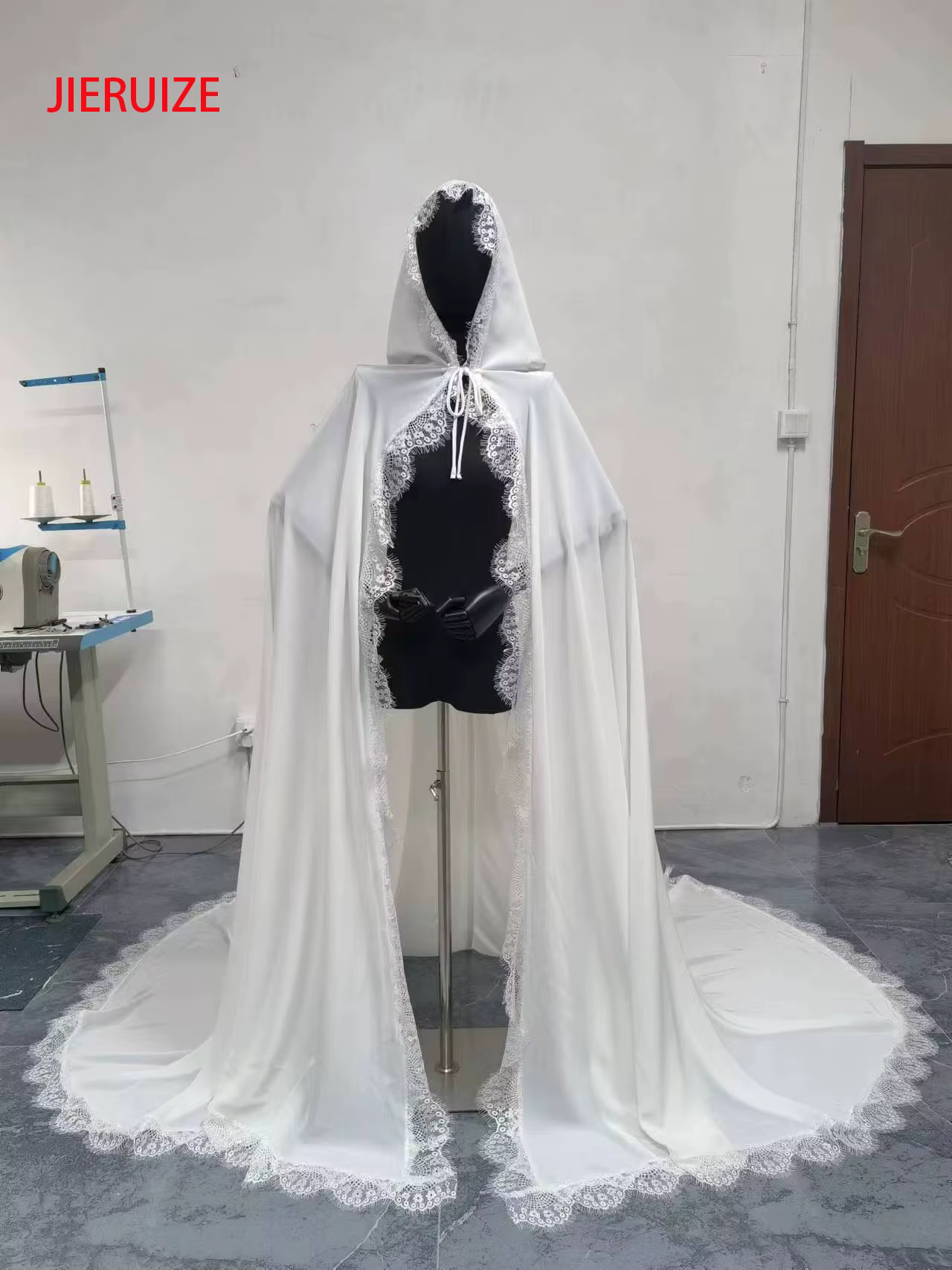 Longue Cape de Mariage en Dentelle Crêpe pour Femme