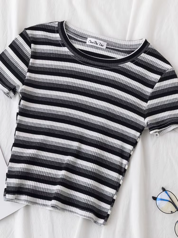 T-shirt rayé arc-en-ciel pour femme