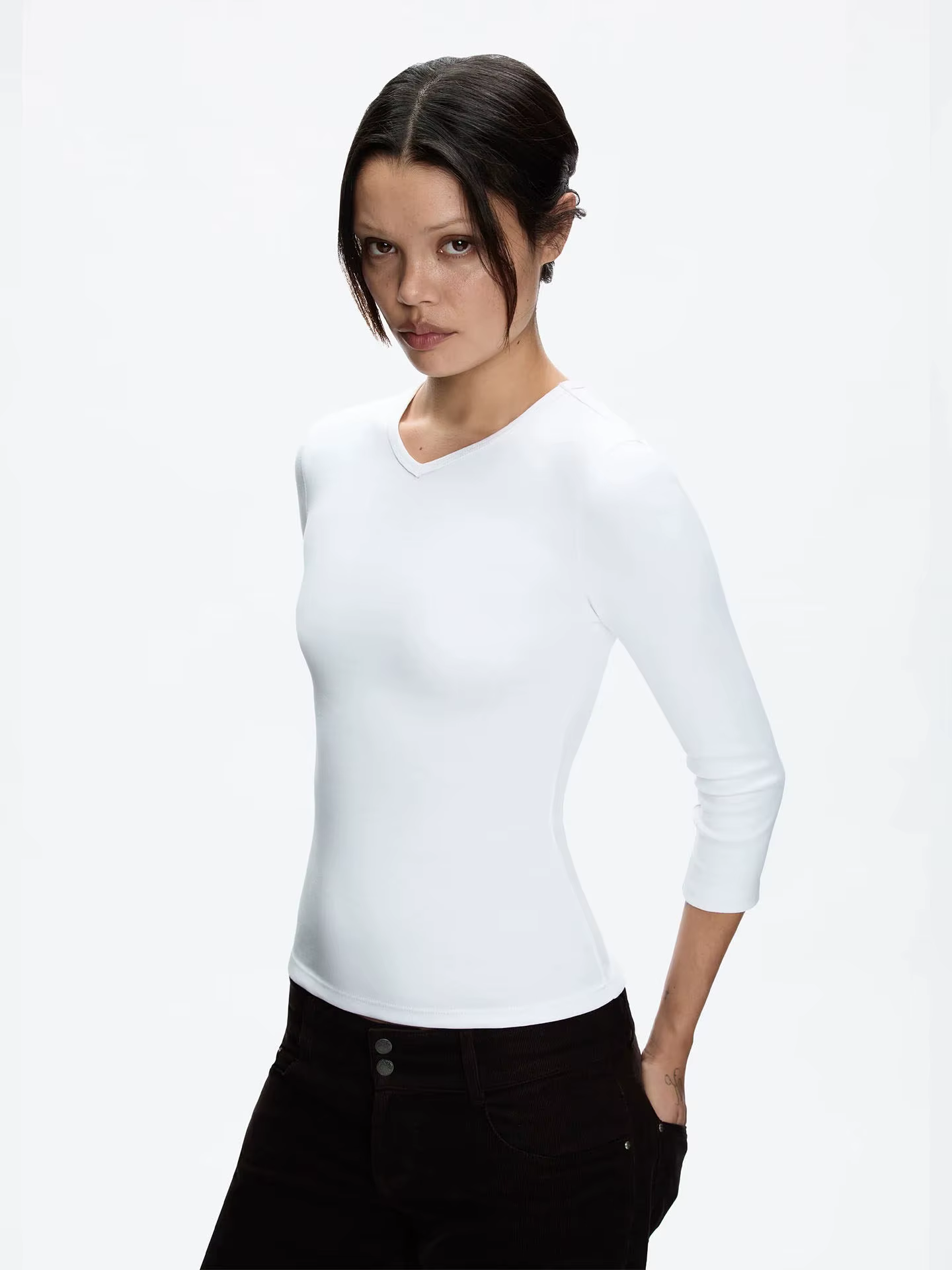 Haut blanc, gris-bleu