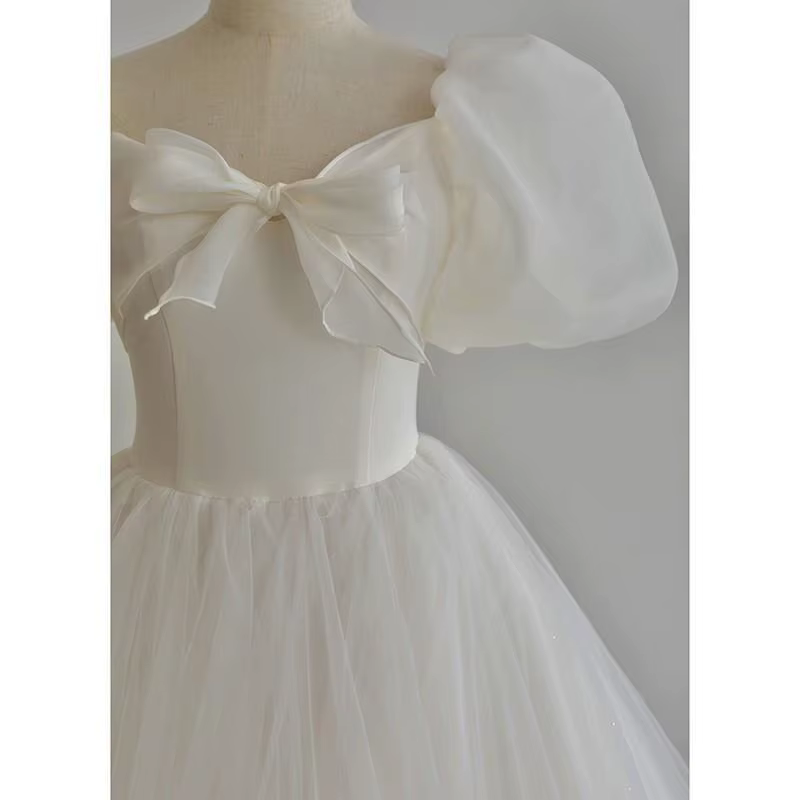 Robe de mariée légère à manches bulles