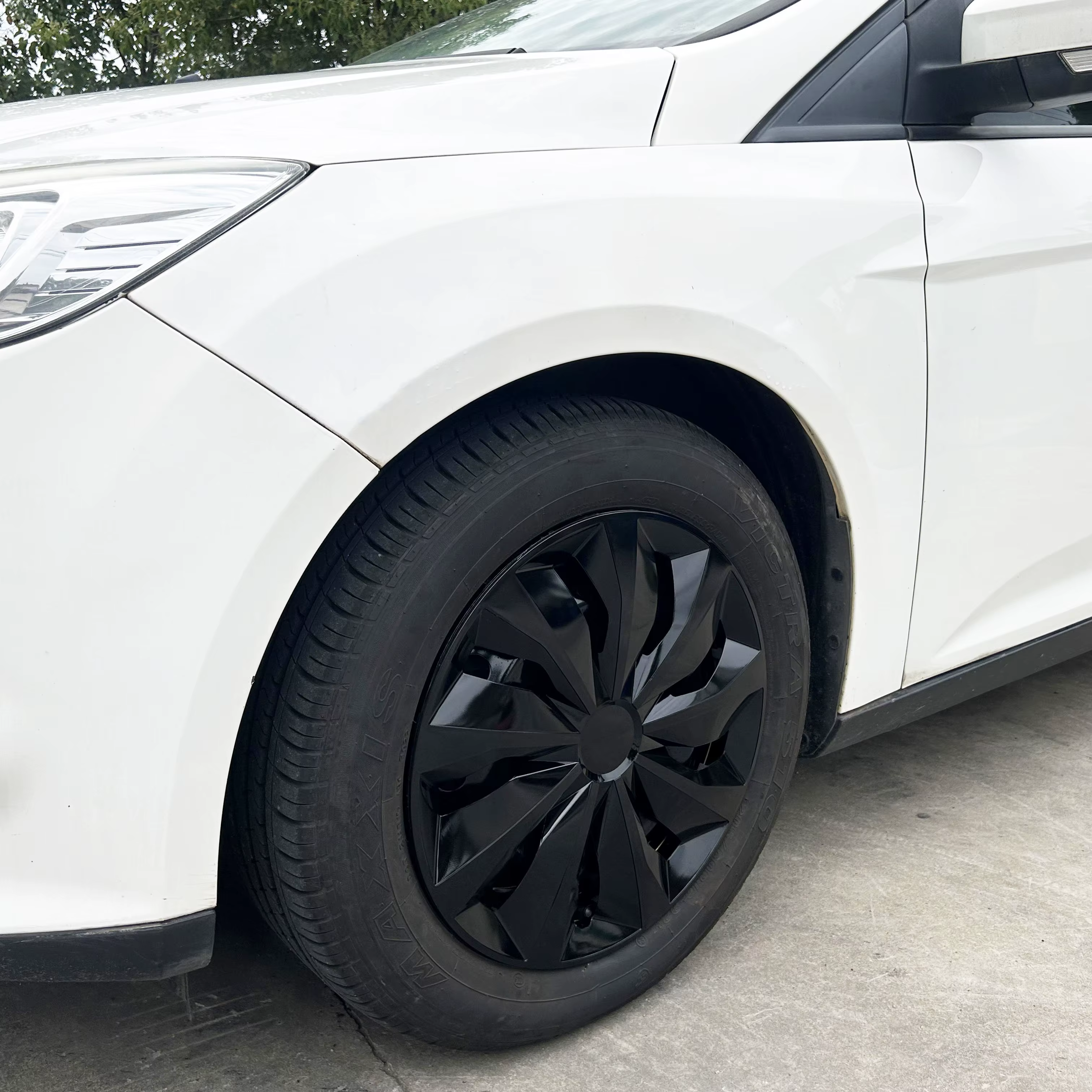 Bouchons de moyeu 4 pièces adaptés aux voitures avec roues en fer de 15 pouces, en plastique PP, peuvent être utilisés pour décorer l'apparence des roues de voiture