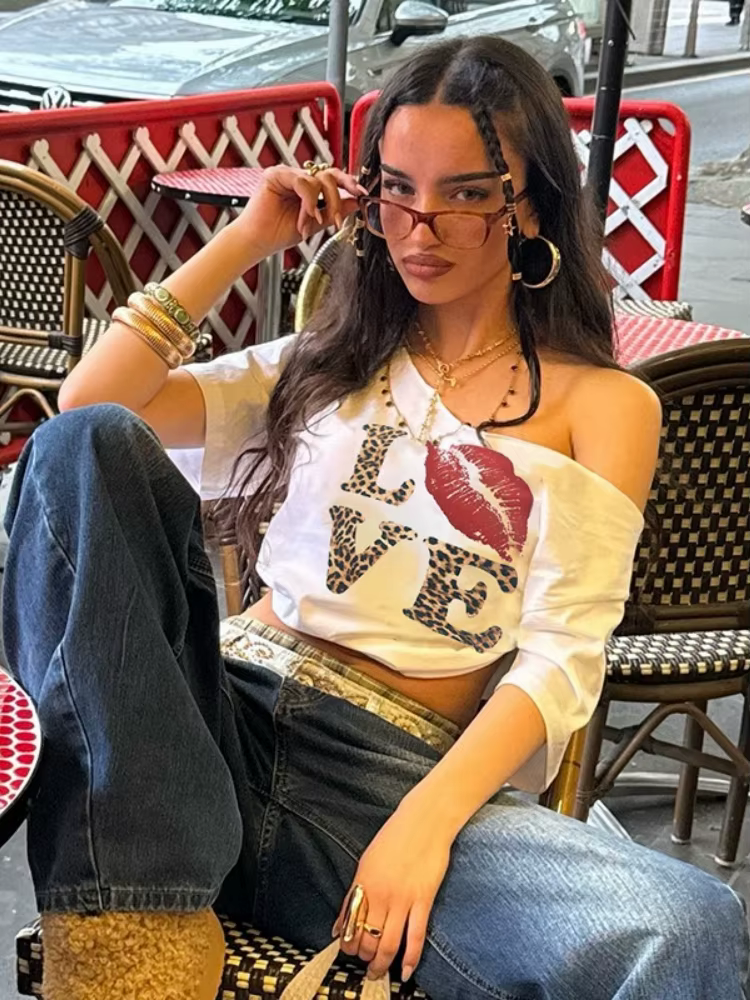 T-shirt surdimensionné à col incliné pour femmes