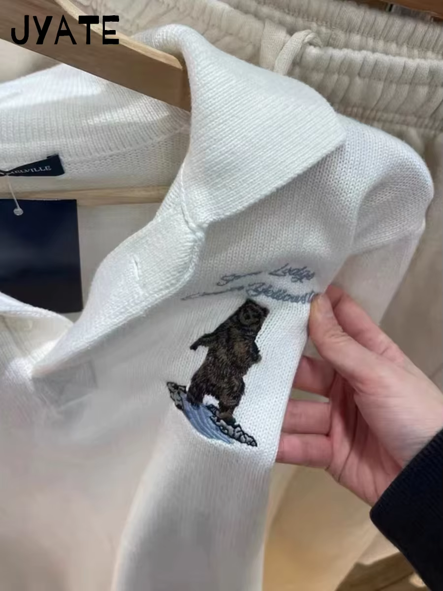 Pull ample brodé d'ours mignon pour femmes