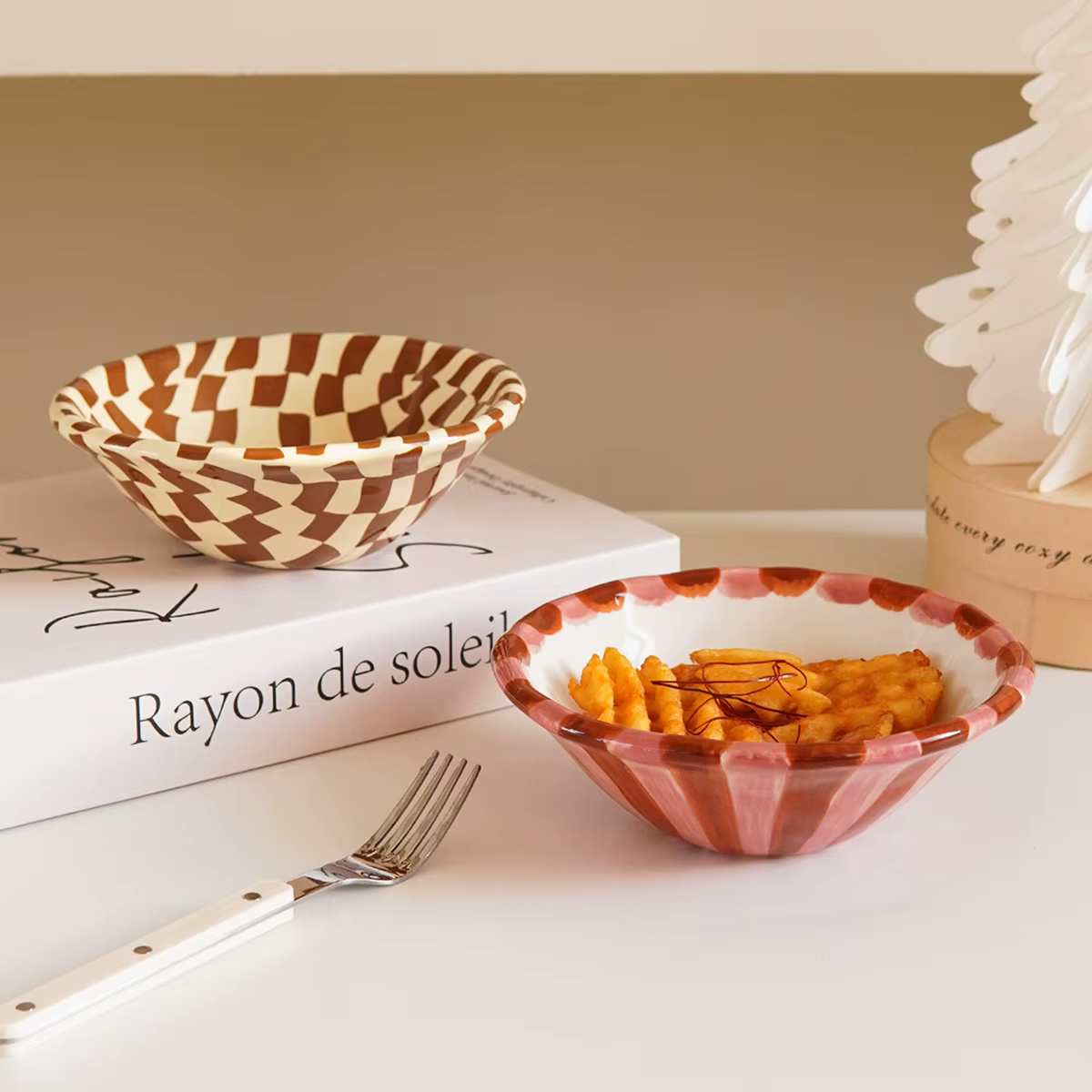 1 bol en céramique à rayures roses