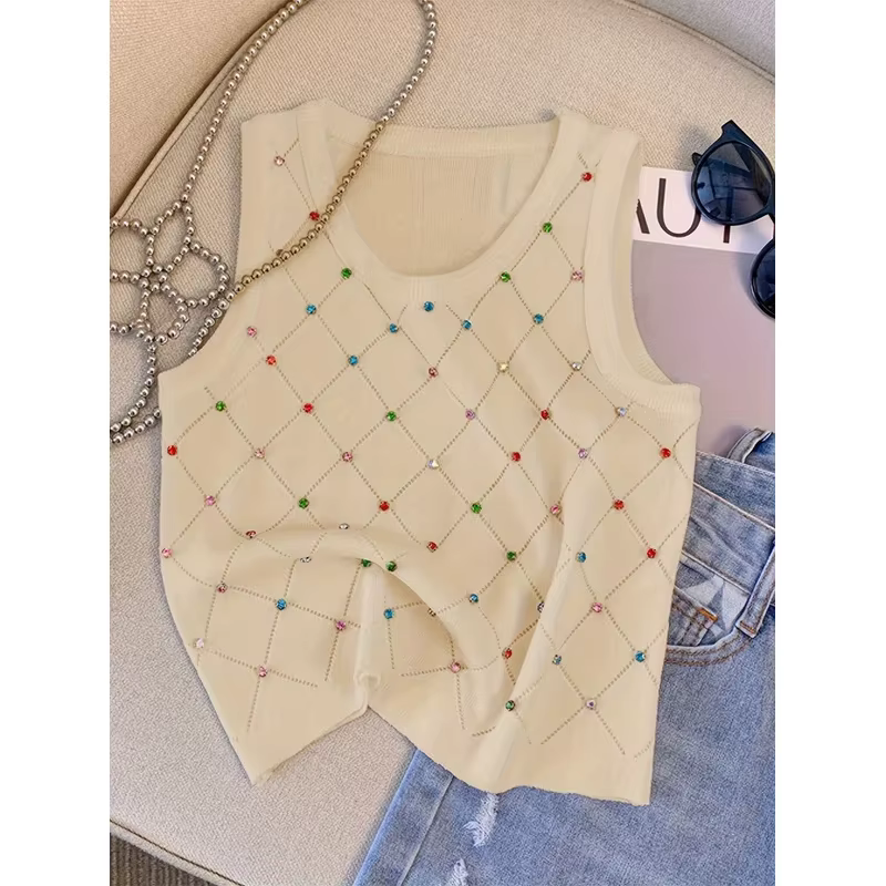Débardeur tricoté en strass coloré