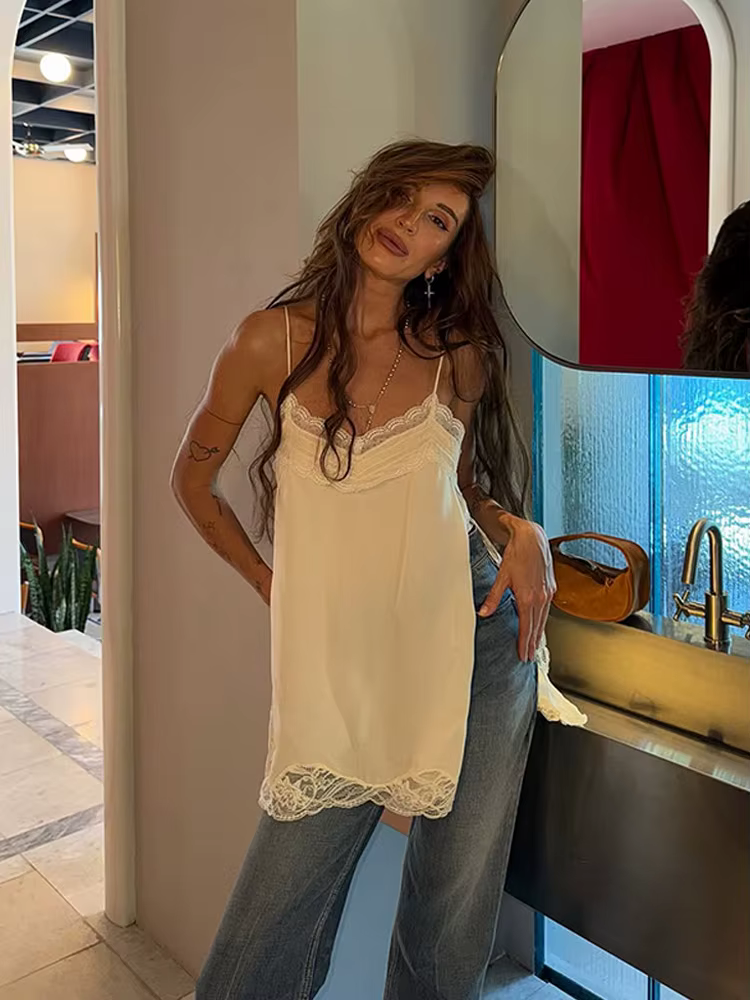 Haut à bretelles en dentelle pour femmes
