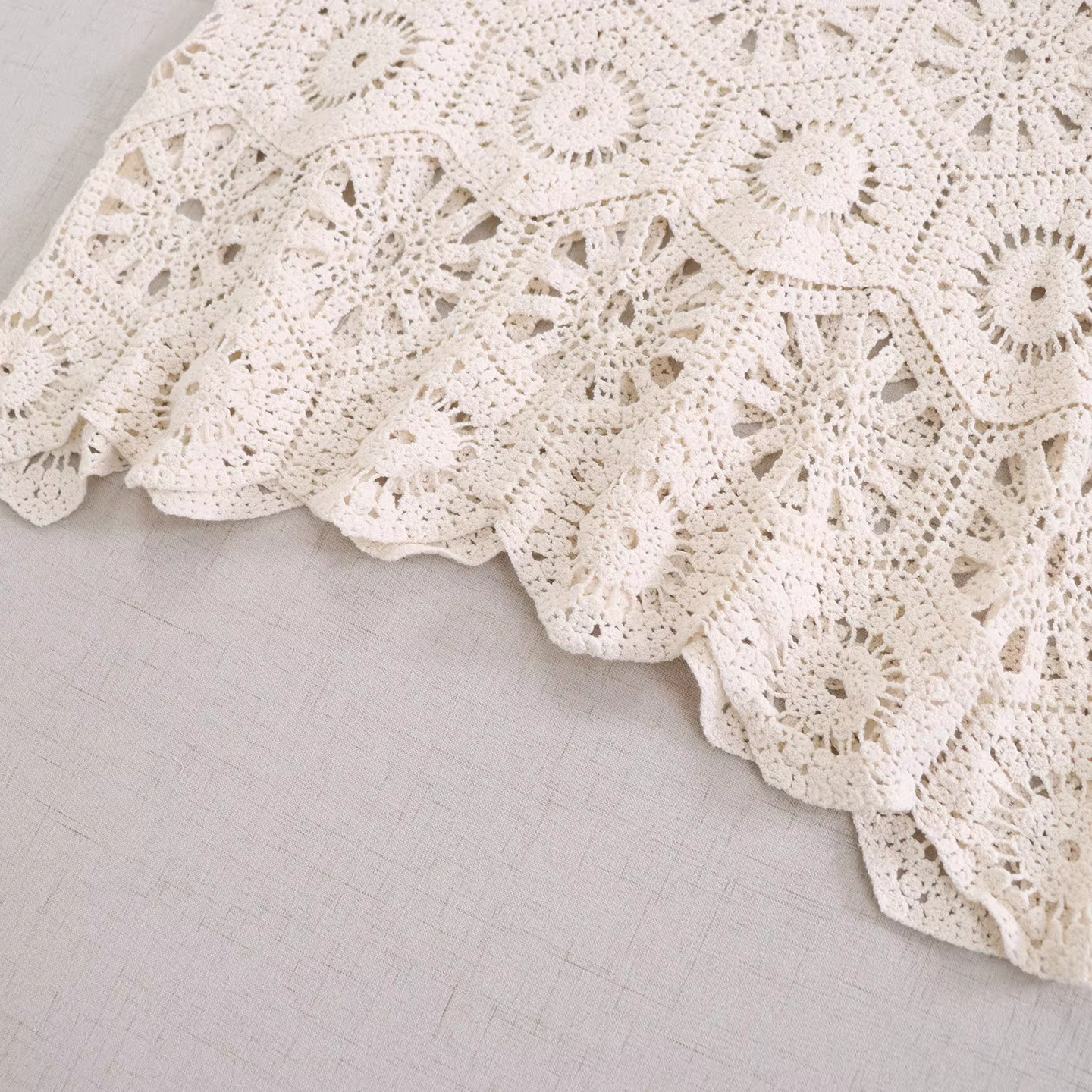 Gilet au crochet Granny Square, débardeur bohème en maille ouverte pour femme, chemisier sans manches en dentelle, tenue de festival bohème d'été
