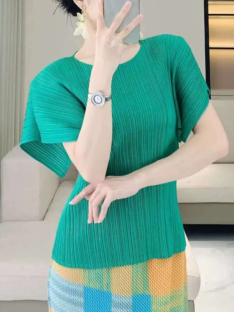 LANMREM 2025 été haut plissé femmes décontracté couleur unie Simple mode col rond manches courtes fendu pli T-shirt 2DB2634