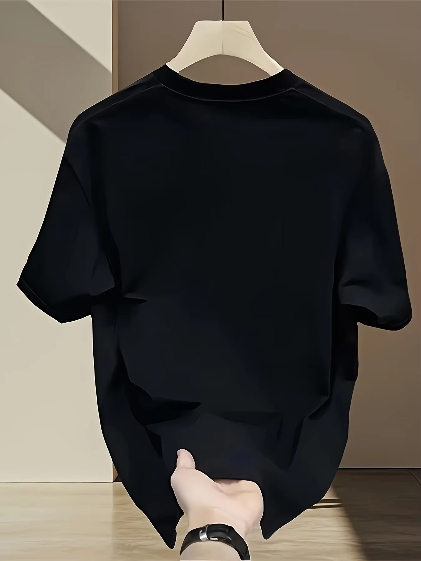 T-shirt pour homme 100% coton avec broderie florale délicate