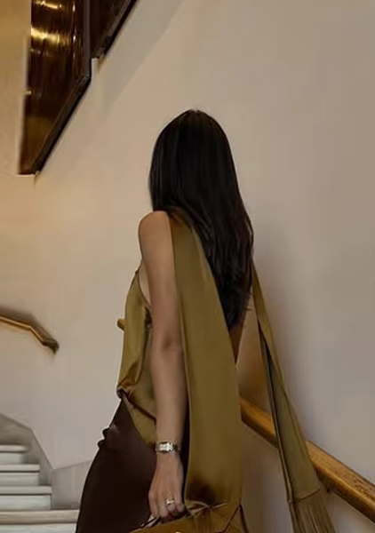 Chemisier élégant pour femme en satin à col licou