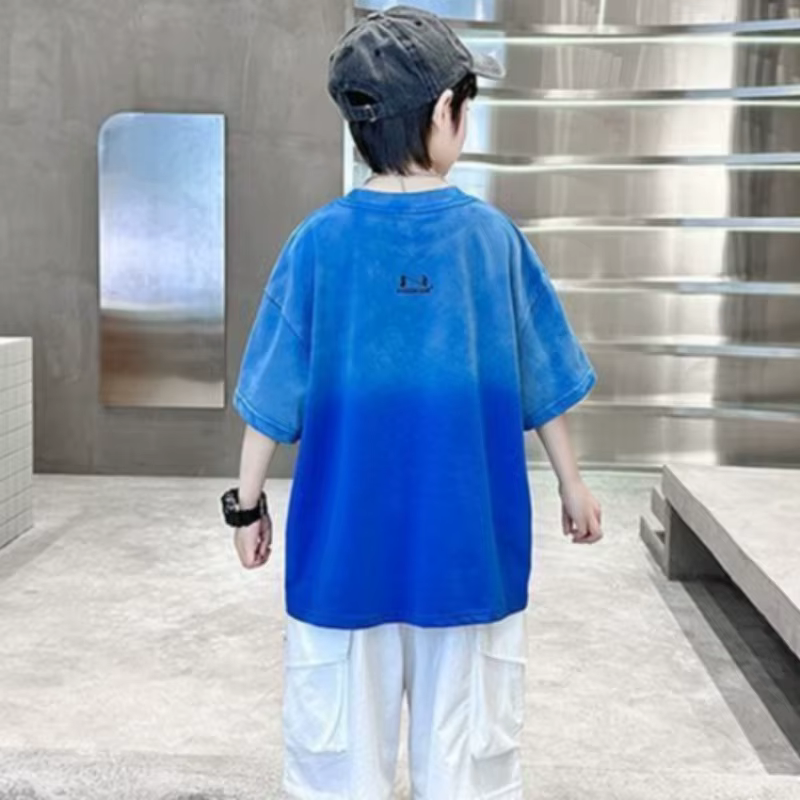 Nouveau T-shirt en coton pour garçons 2026 – Design dégradé tendance pour grands enfants – Vêtement décontracté et stylé pour l'été