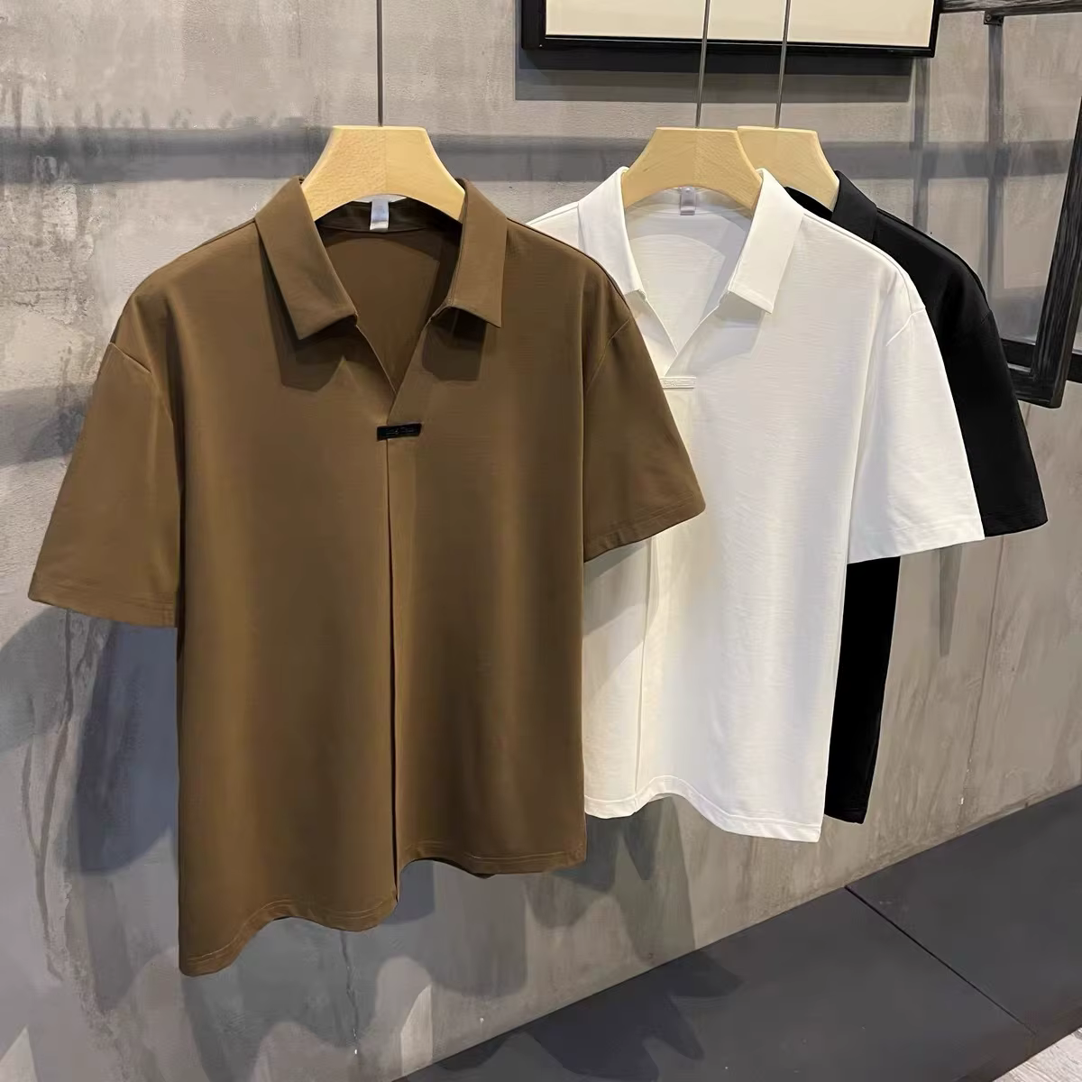 Chemise noire à manches courtes pour hommes